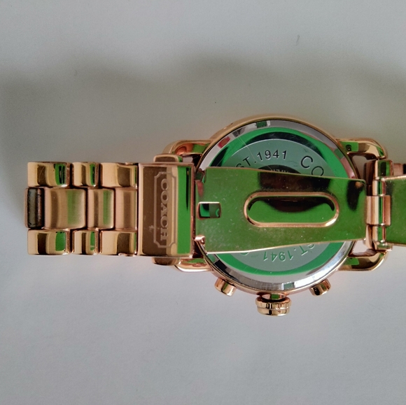 Coach women rose gold watch - Picture 6 of 8